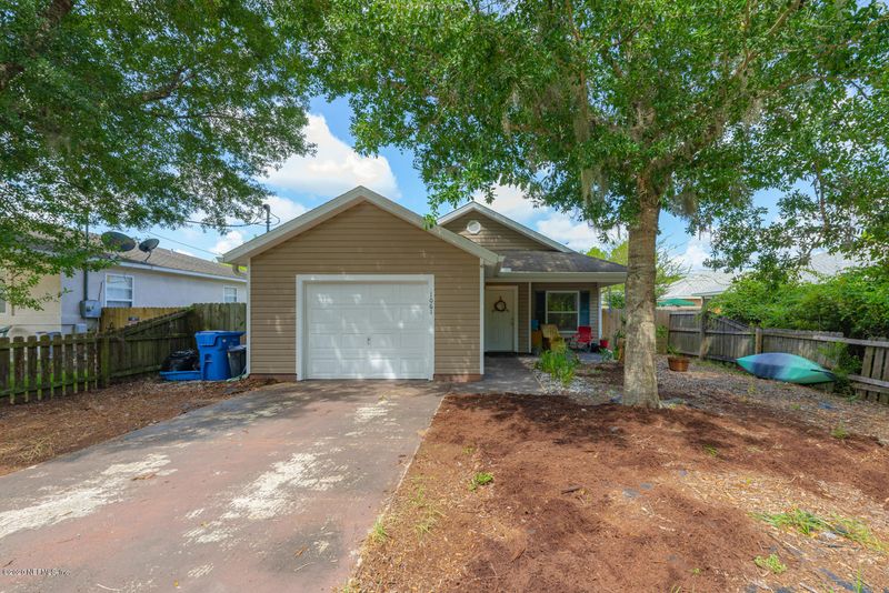 1061 N Volusia St, St Augustine, FL 32084