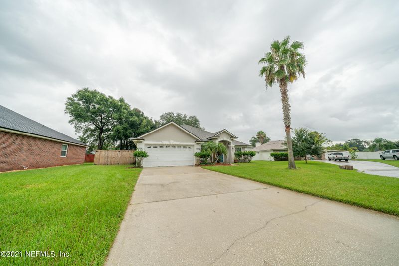 1061 Waterfall Dr, Jacksonville, FL 32225