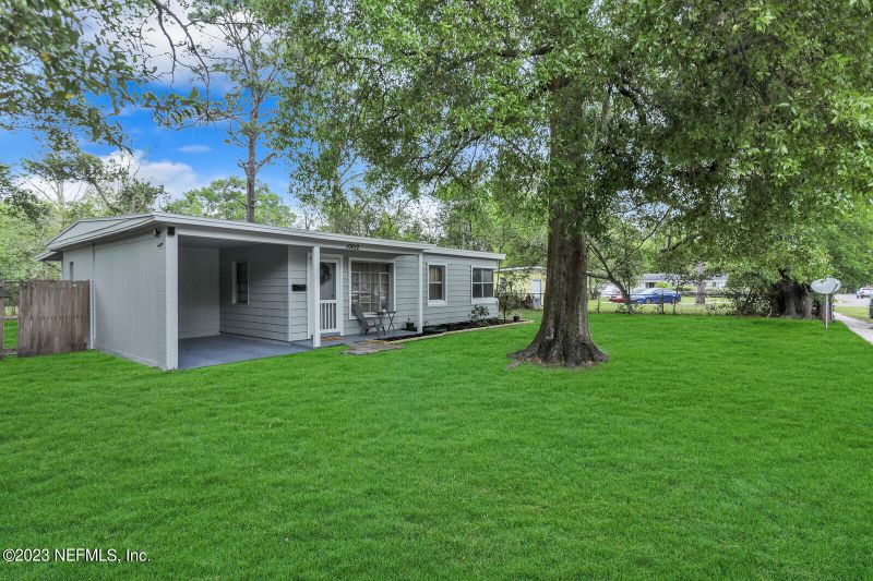 10612 Biscayne Blvd, Jacksonville, FL 32218