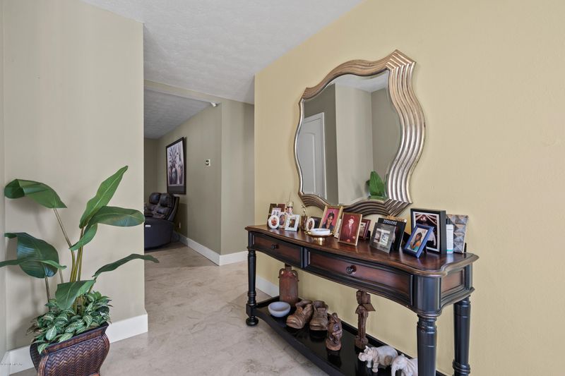 10627 Bolyard Dr, Jacksonville, FL 32218
