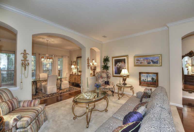 1064 Meadow View Ln, St Johns, FL 32092