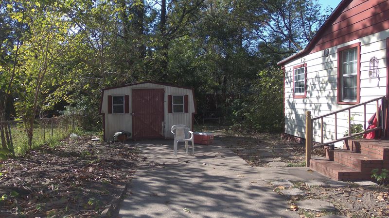 1064 Odessa Dr W, Jacksonville, FL 32254