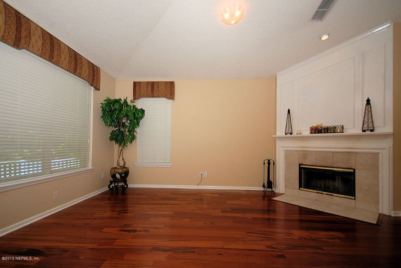 10643 Creston Glen Cir E, Jacksonville, FL 32256