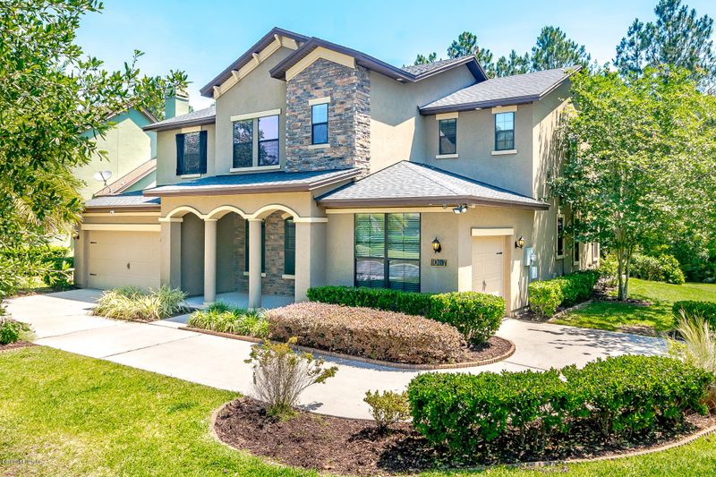 1067 Green Pine Cir, Orange Park, FL 32065