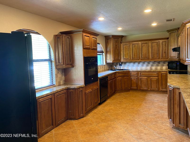 10679 Hampton Rd, Jacksonville, FL 32257