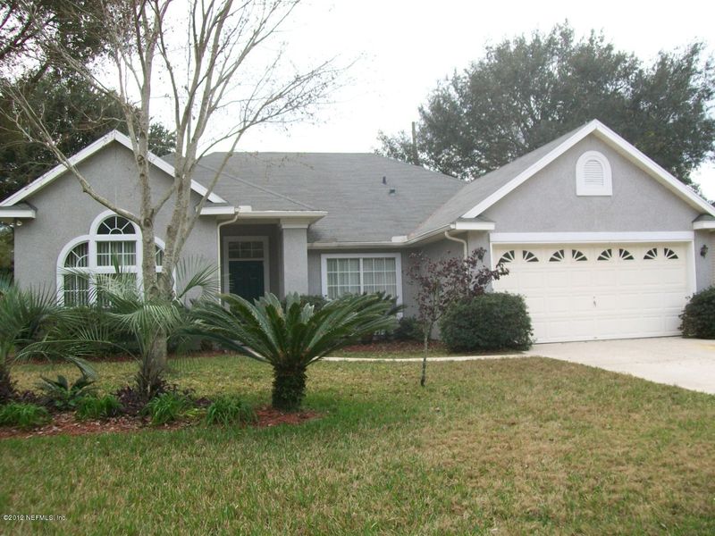 1068 Flora Parke Dr, St Johns, FL 32259