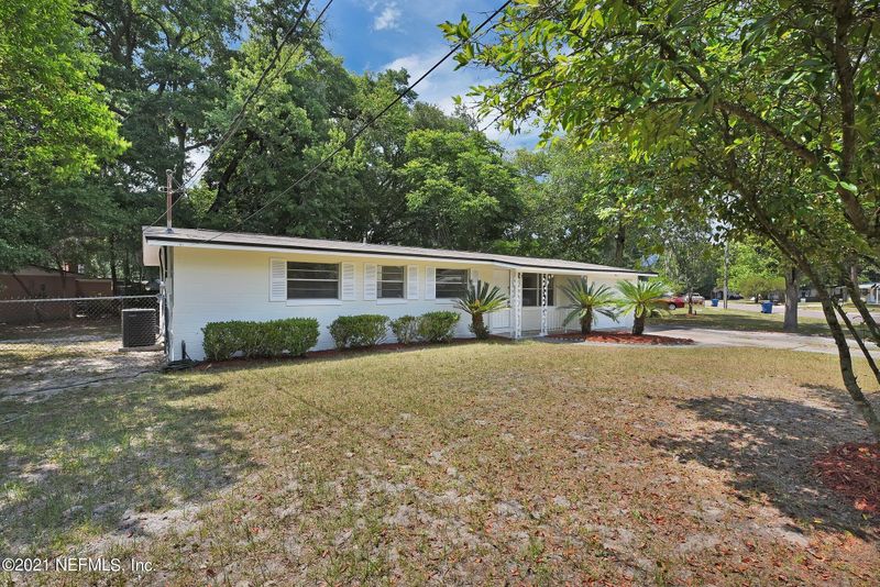 10706 Merida Dr, Jacksonville, FL 32218