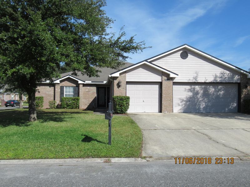 10719 Sandy Oaks Dr, Jacksonville, FL 32221
