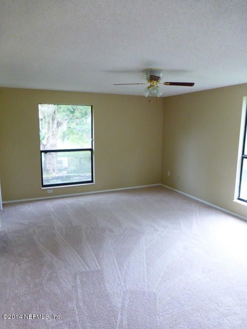 10747 Hearthstone Ct, Jacksonville, FL 32257