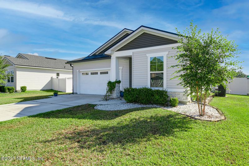 1079 Persimmon Dr, Middleburg, FL 32068