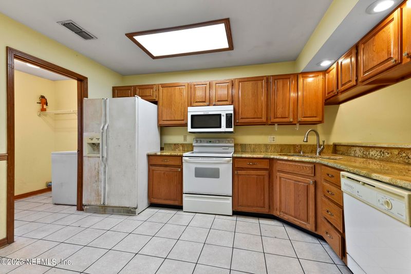 10800 Old St Augustine Rd #602, Jacksonville, FL 32257