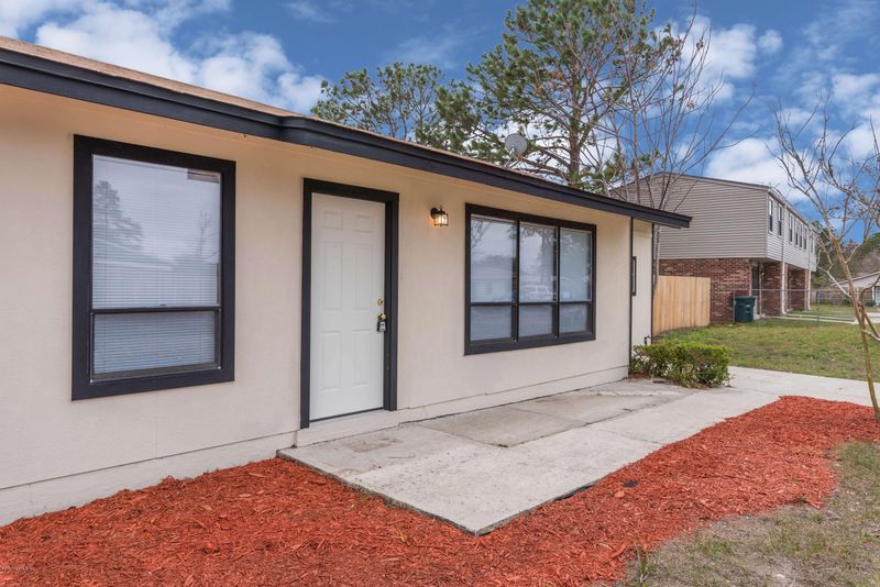 10852 Hardwick Ln, Jacksonville, FL 32246