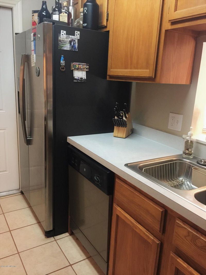 10868 Naples Ct N, Jacksonville, FL 32218