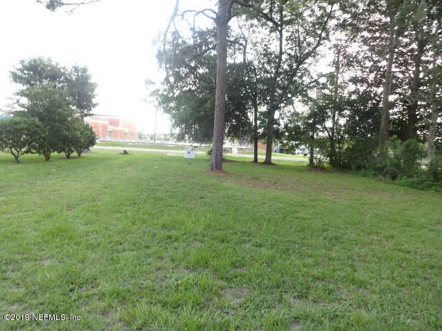 10872 Pine Estates Rd E, Jacksonville, FL 32218