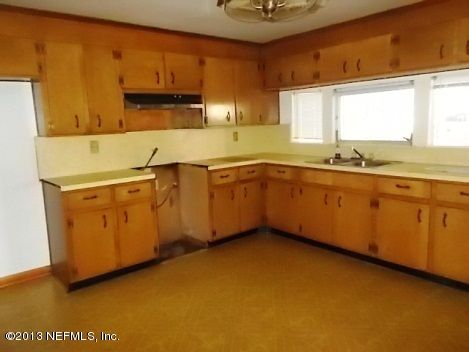 10879 Regency Dr, Jacksonville, FL 32218