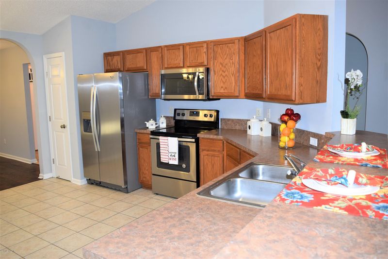 10892 Natalie Ash Dr, Jacksonville, FL 32218