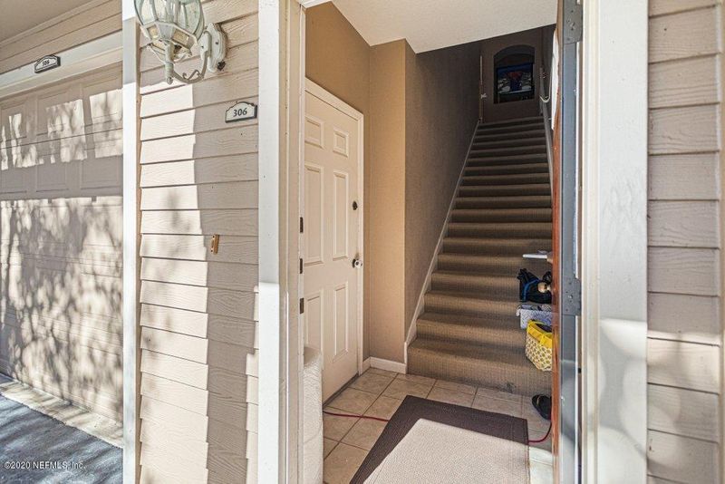 10901 Burnt Mill Rd #306, Jacksonville, FL 32256