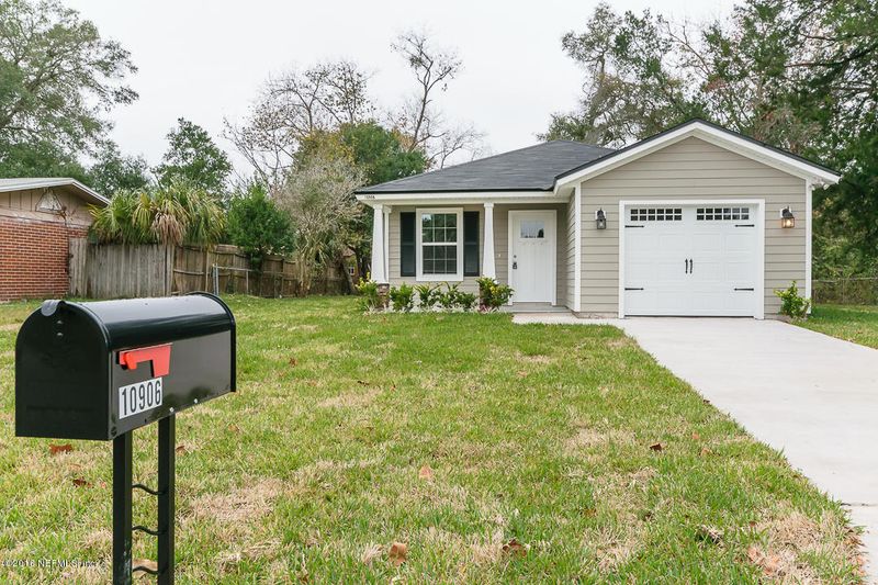 10906 Chadron Dr, Jacksonville, FL 32218