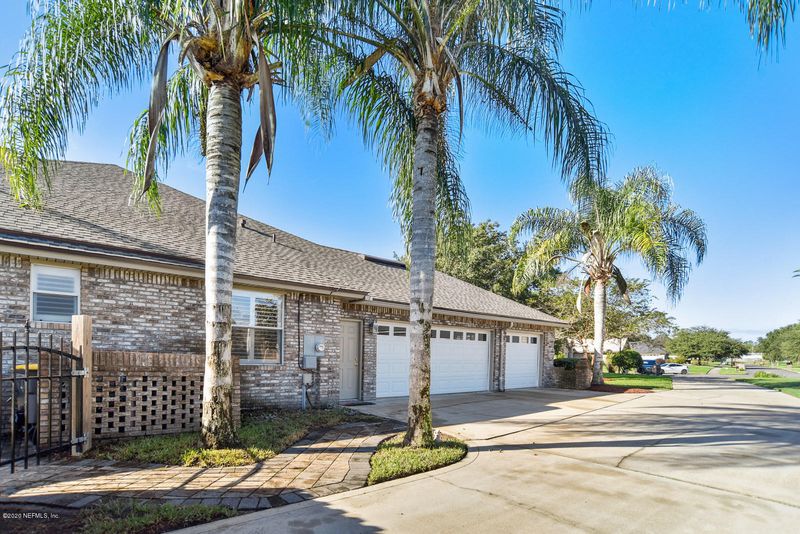 10910 Crichton Rd, Jacksonville, FL 32221