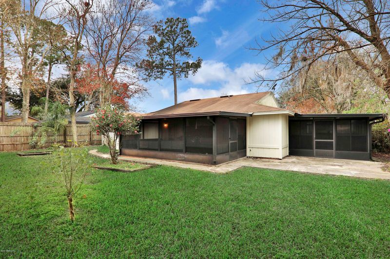 10921 Horse Track Dr E, Jacksonville, FL 32257