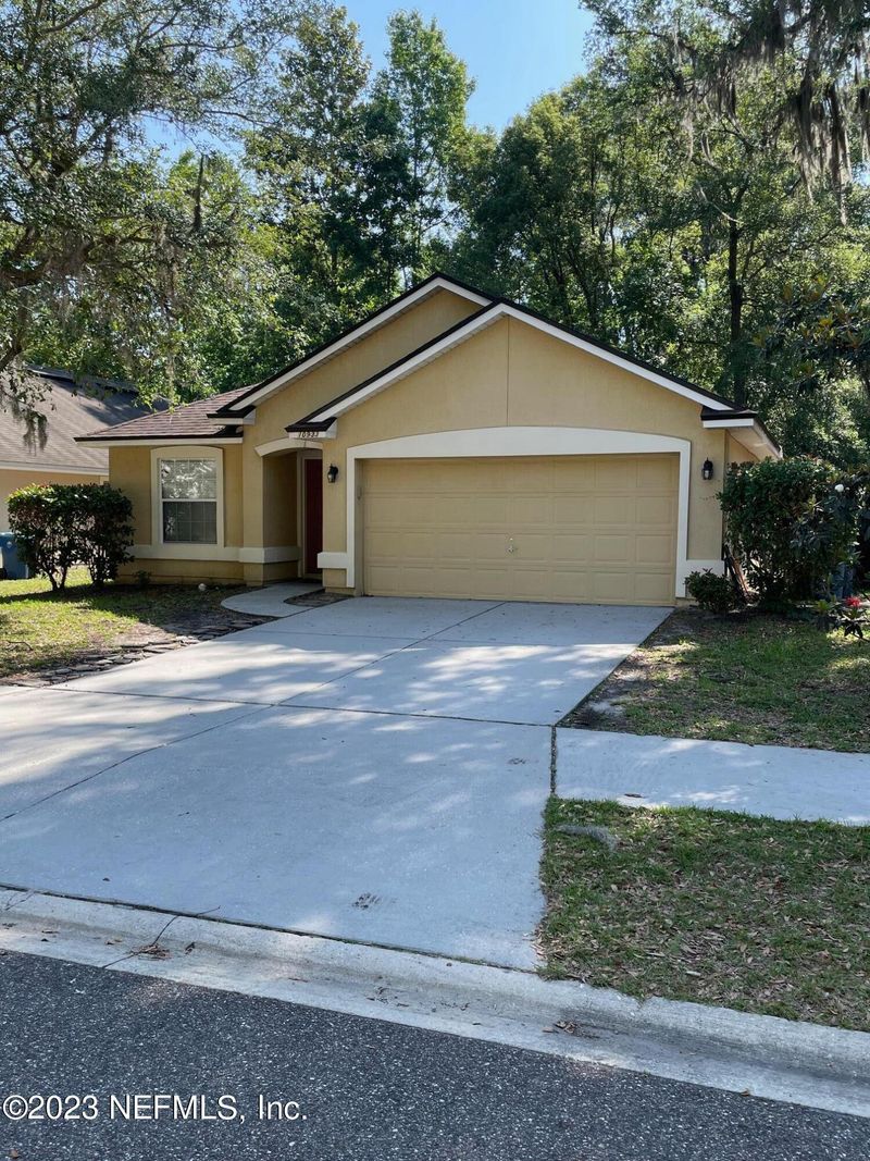 10933 Campus Heights Ln, Jacksonville, FL 32218