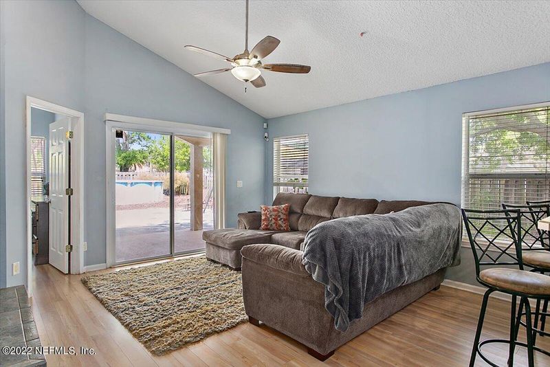 1094 Moosehead Dr, Orange Park, FL 32065