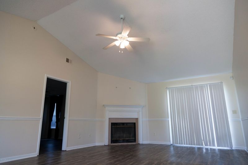 10946 Copper Hill Dr, Jacksonville, FL 32218