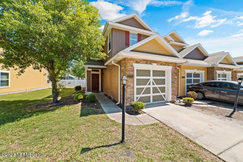 10951 Hidden Haven Ct, Jacksonville, FL 32218