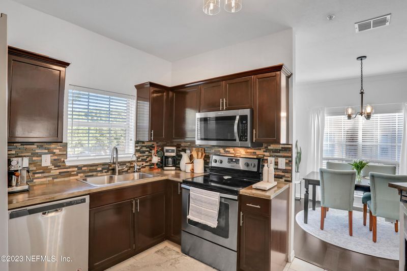 10961 Burnt Mill Rd #127, Jacksonville, FL 32256