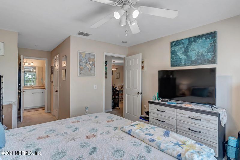 10961 Burnt Mill Rd #635, Jacksonville, FL 32256