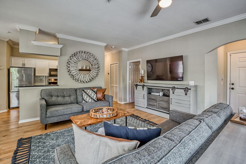 10961 Burnt Mill Rd #827, Jacksonville, FL 32256