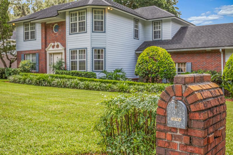 10966 Creekview Dr, Jacksonville, FL 32225