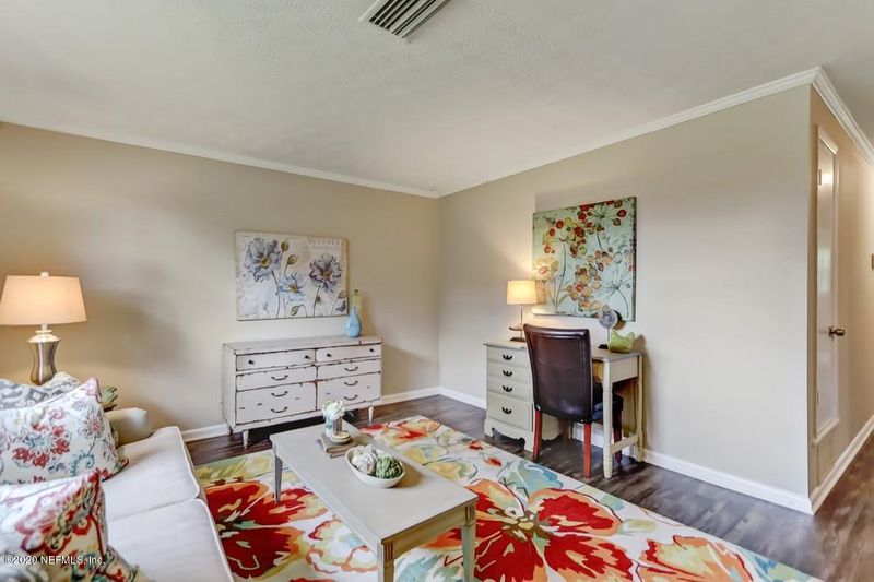 10974 Bacall Rd, Jacksonville, FL 32218