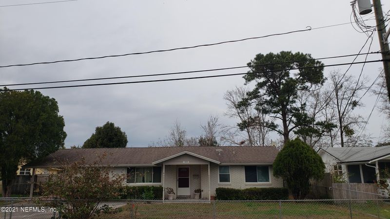 10975 Luana Dr N, Jacksonville, FL 32246
