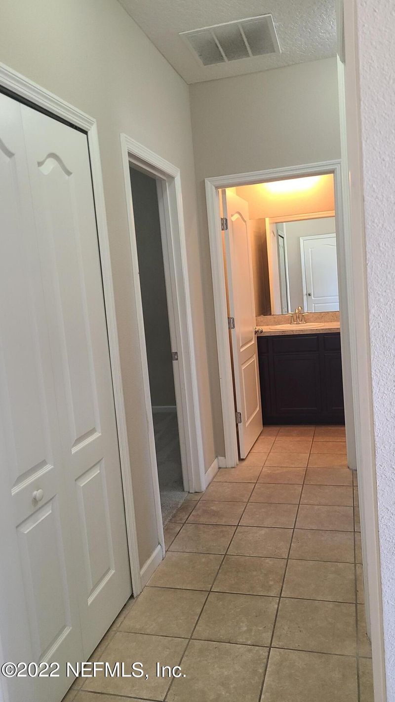 10989 Ventnor Ave, Jacksonville, FL 32218