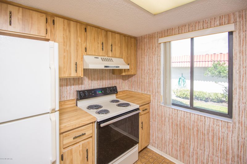 11 Dondanville Rd #18, St Augustine, FL 32080