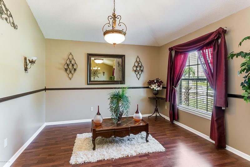 1100 Waterfall Dr, Jacksonville, FL 32225
