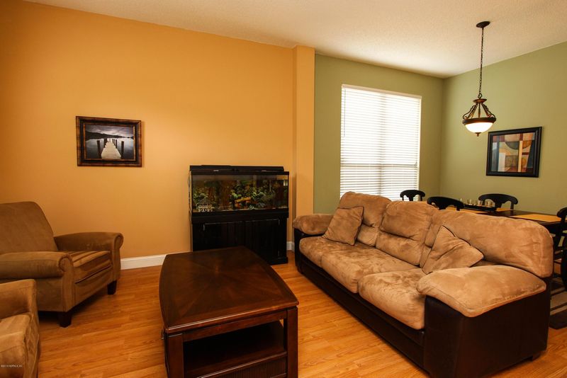 11009 Union Pacific Dr S, Jacksonville, FL 32246