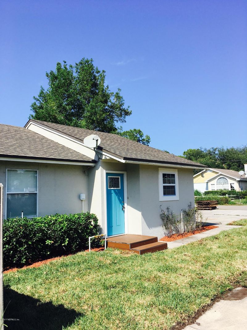 1102 Hibiscus St, Atlantic Beach, FL 32233