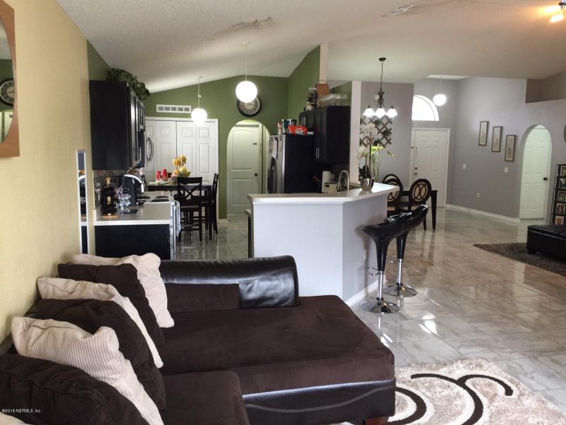 11020 Daimler Ct, Jacksonville, FL 32246