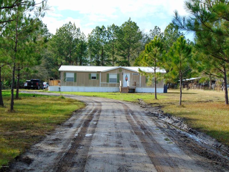 11050 Sheri Ln, Bryceville, FL 32009