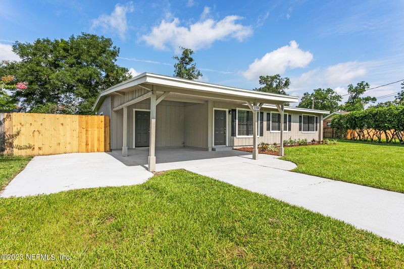 1106 Skye Dr W, Jacksonville, FL 32221