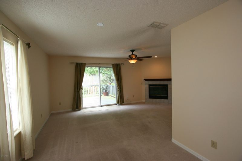 11075 Losco Pines Ct, Jacksonville, FL 32257