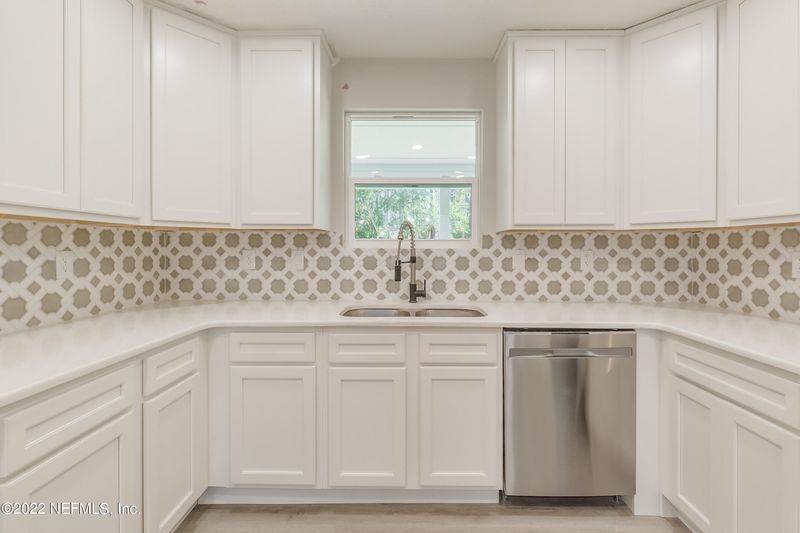 11093 Mandarin Station Dr E, Jacksonville, FL 32257