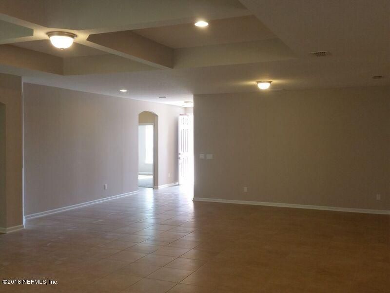 111 Hutchinson Ln, St Augustine, FL 32095