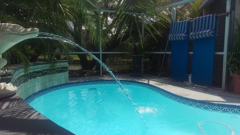 111 S Lake Cir, Vilano Beach, FL 32084