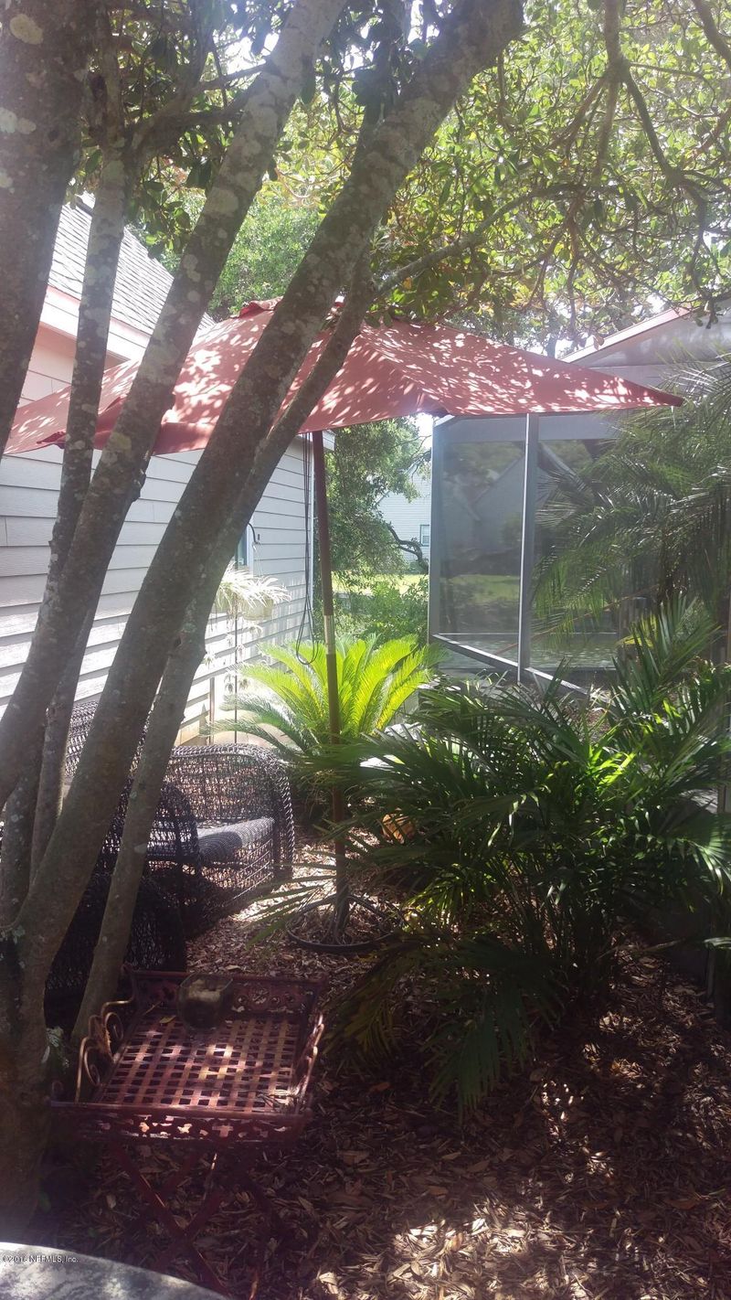 111 S Lake Cir, Vilano Beach, FL 32084