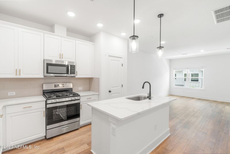 11105 Motion Ct, Jacksonville, FL 32256