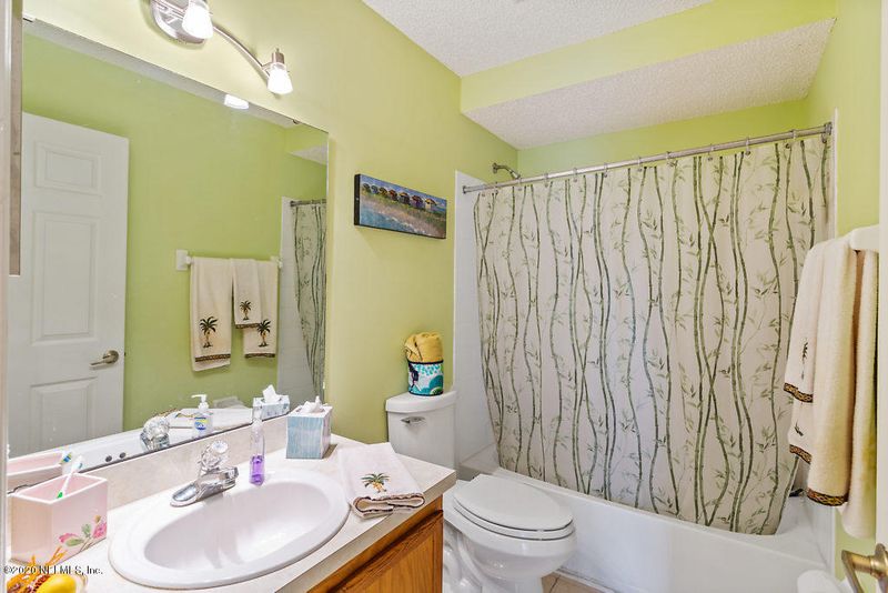 11117 Lord Taylor Dr, Jacksonville, FL 32246