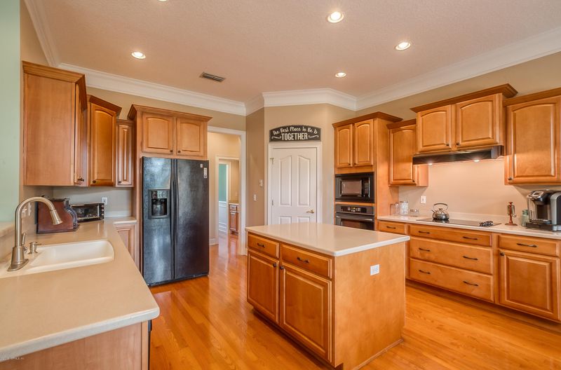 1113 Emilys Walk Ln E, Jacksonville, FL 32221